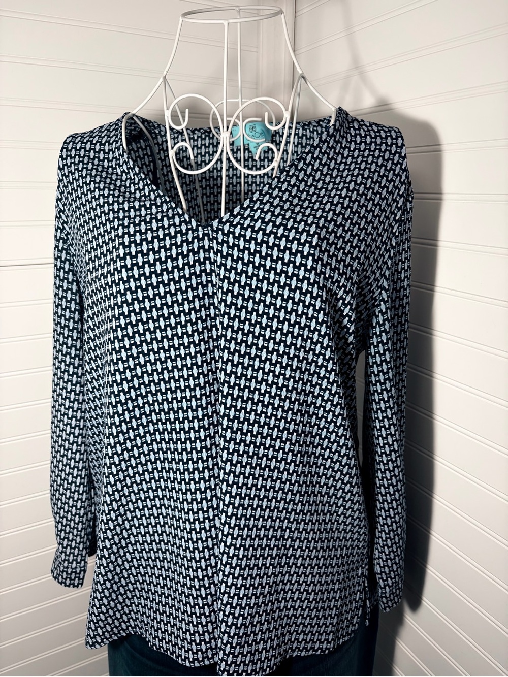 CeCe Light Blue Geometric V-Neck Tie-Sleeve Blouse - Picture 5 of 10